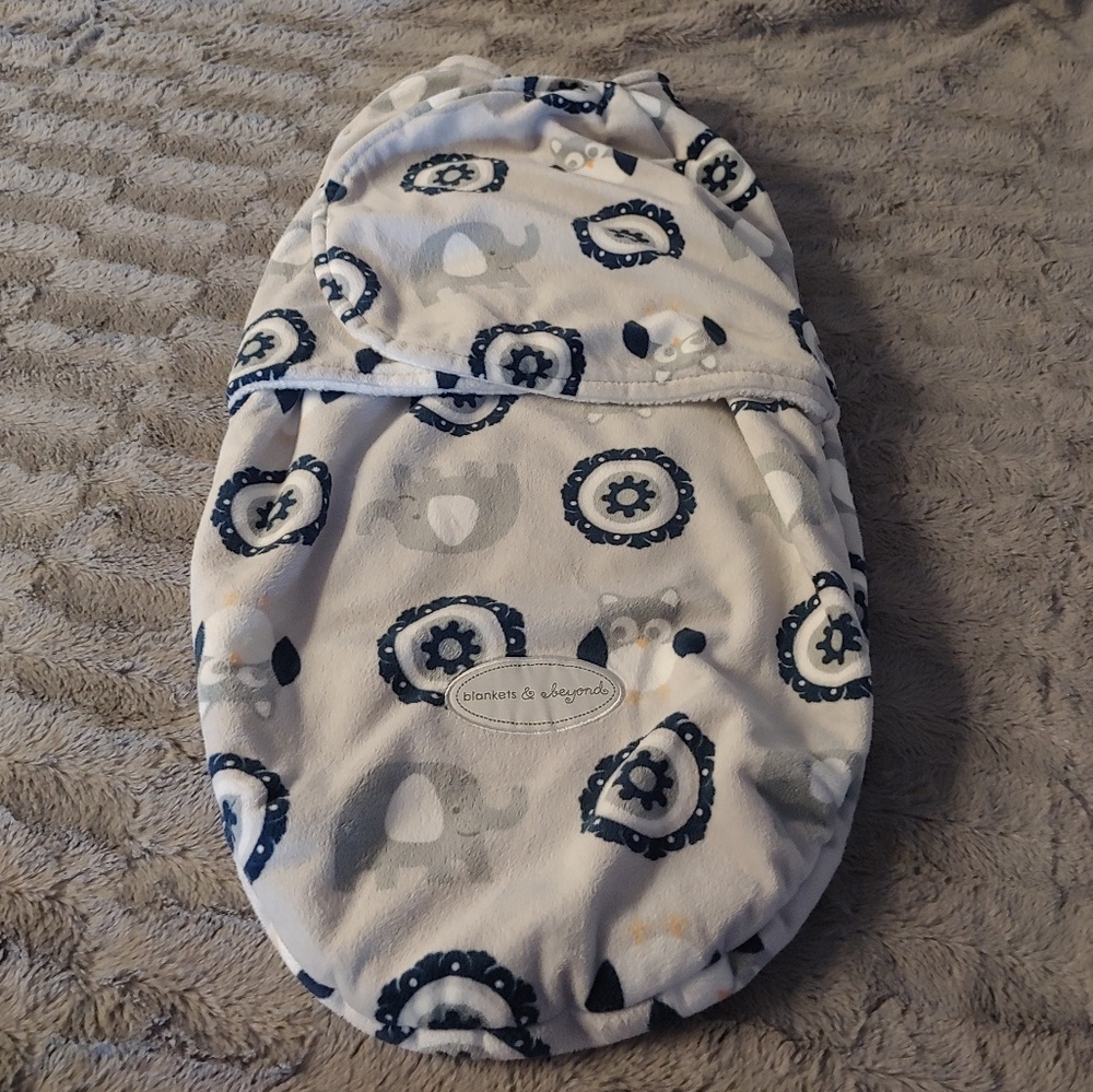 Blankets & Beyond🦉🐘 Swaddle Wrap